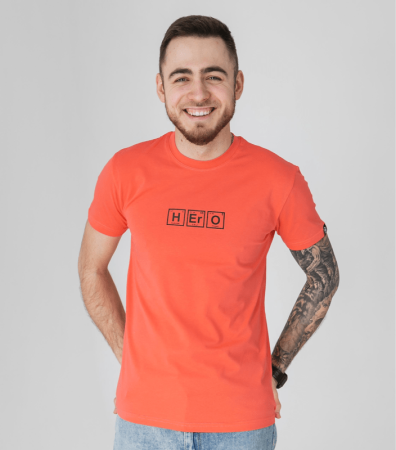 Чоловіча футболка з написом HERO