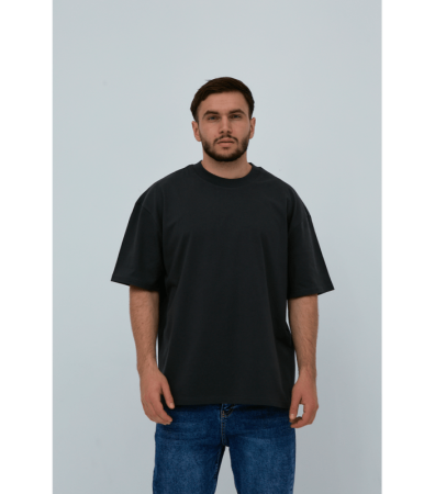 Чоловіча футболка oversize-крою з широкою горловиною
