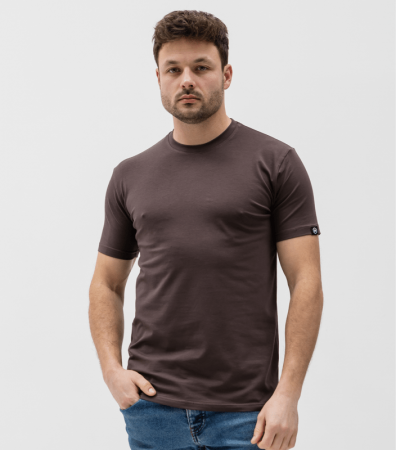 Чоловіча однотонна футболка