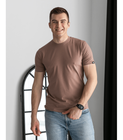 Чоловіча однотонна футболка