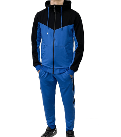 Комбинированный спортивный костюм с кофтой на молнии и капюшоном