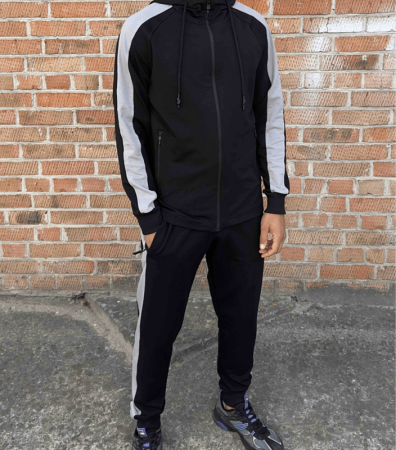 Комбинированный спортивный костюм с кофтой на молнии