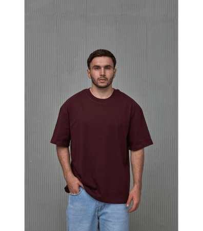 Мужская футболка oversize-кроя с широкой горловиной
